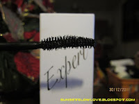 Maybelline The Magnum Volum' Express Super Film mascara brush