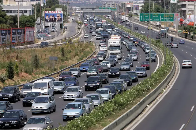 Λεωφορείο γεμάτο επιβάτες πήρε φωτιά στην εθνική οδό!