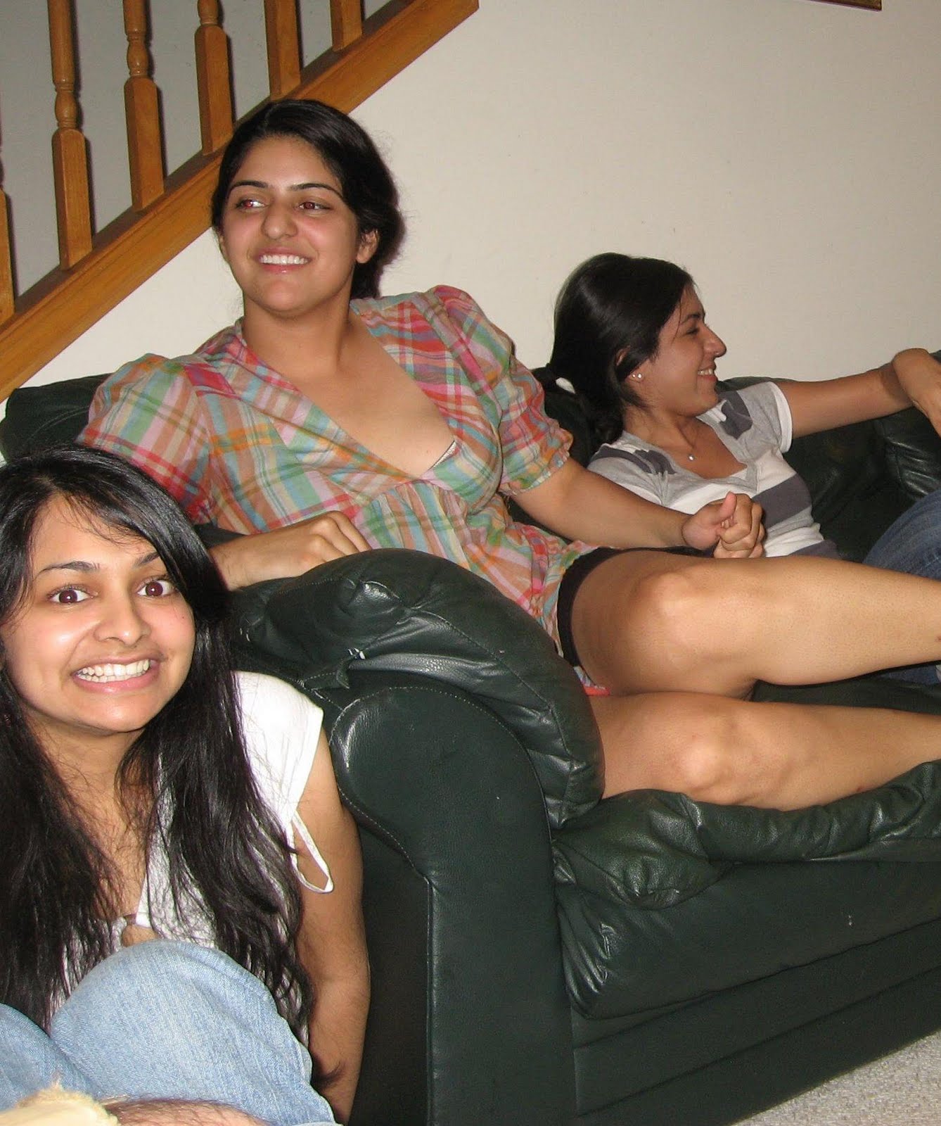 indian girl nip slip down blouse