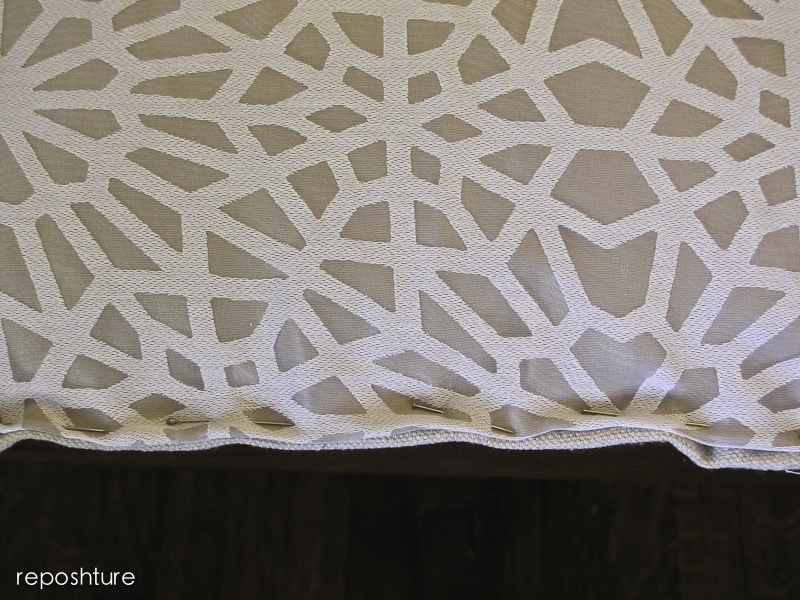 Reposhture Studio How to make an easy, elastic cushion cover