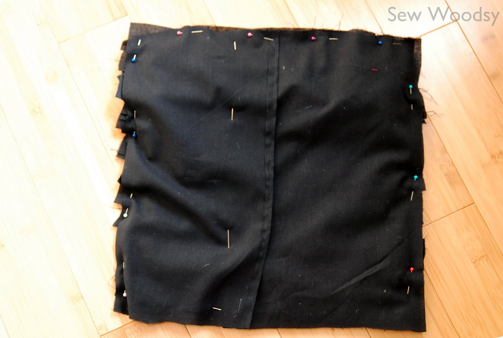 Double Ruffle Pillow {Tutorial} Sew Woodsy