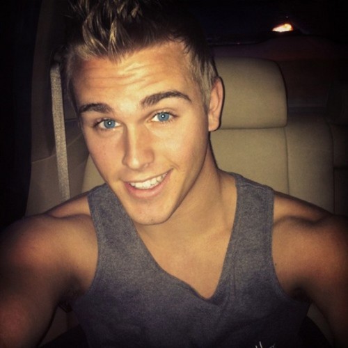 Chicos rubios guapos Imagui