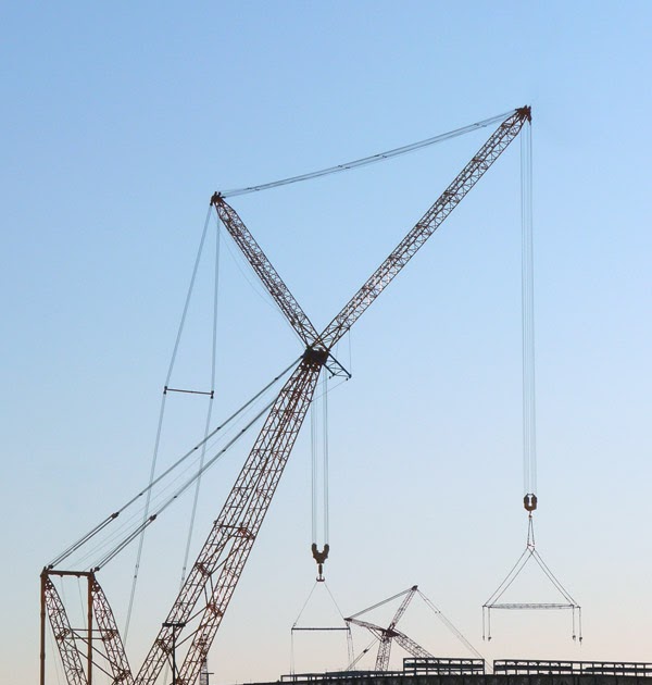 World's Largest Mobile Crane at Intel's Chandler Facility