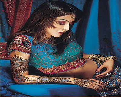Body Painting: Henna Tattoo