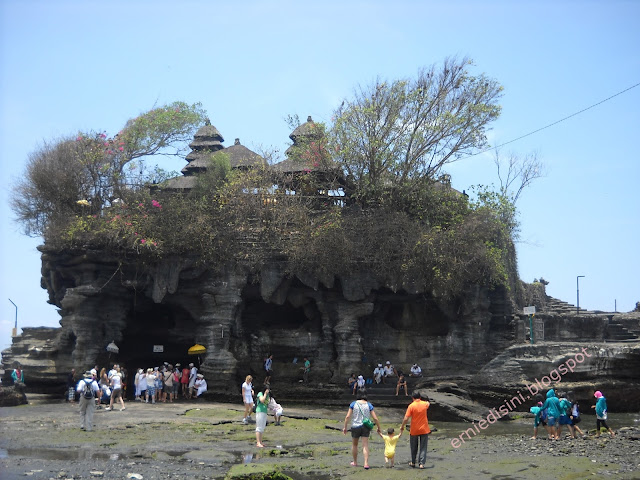 temple tanah lot