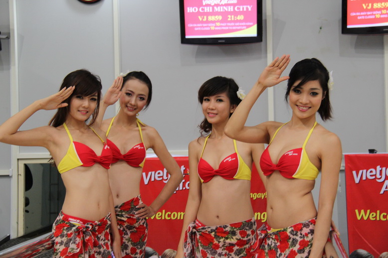vietjetair-girls.JPG
