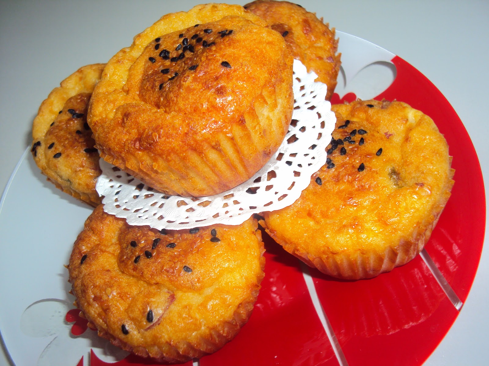 Sosisli Minik Kekler Misketlimonu