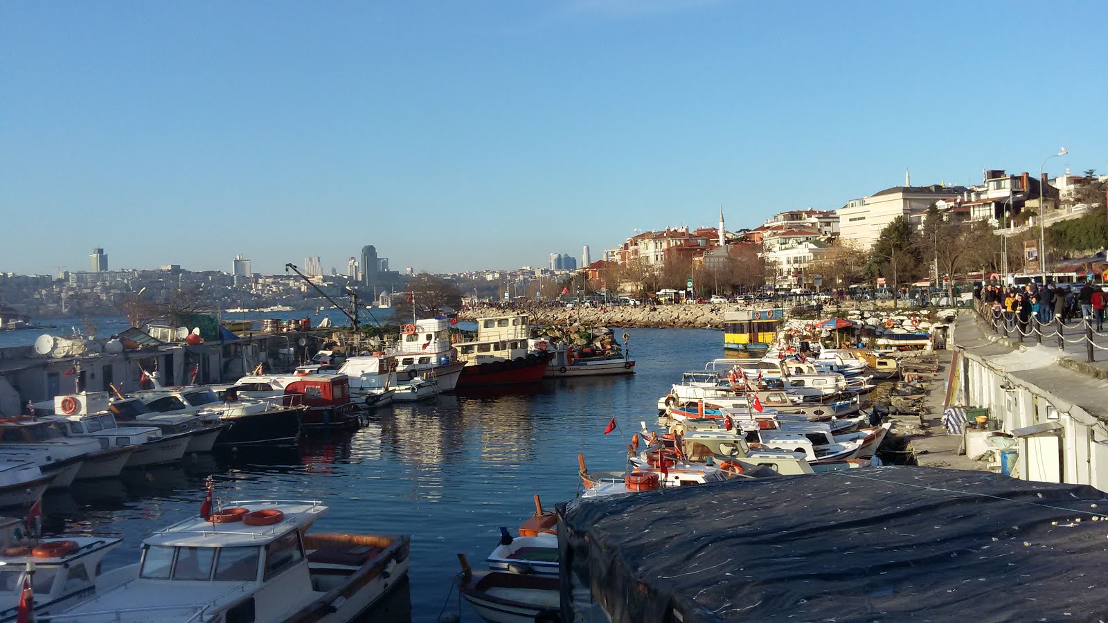 Üsküdar balıkçı barınağı