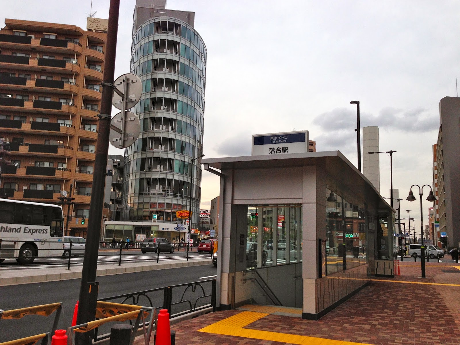 ホテル スイーツ 東京メトロ東西線落合駅に 2b出口が完成