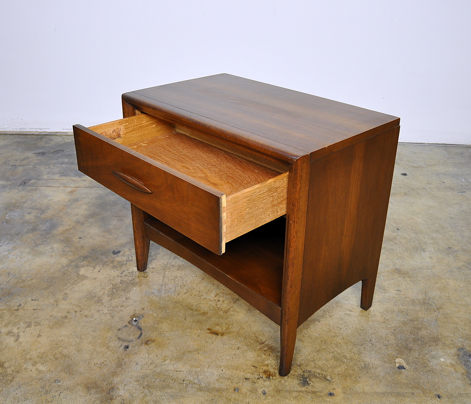 SELECT MODERN Broyhill Nightstand, Side or End Table