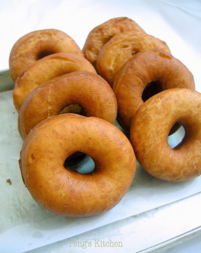 Peng's Kitchen Pumpkin Doughnuts