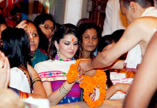 Sunny Leone & Ekta Kapoor visits Siddhivinayak temple