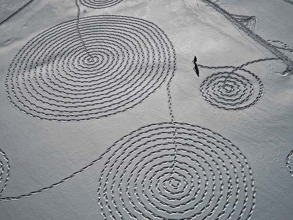 Dibujos en la nieve de Sonja Hinrichsen Snow Drawings at Rabbit Ears Pass