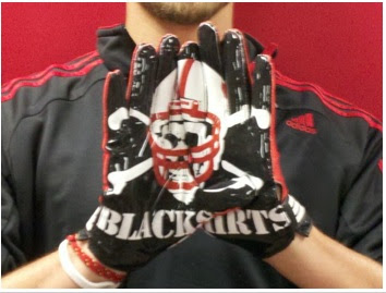 Blackshirt+gloves.jpg