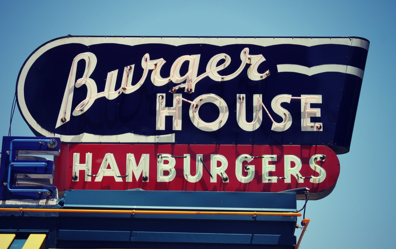 Dining Out in Dallas for Under 20 Burgers and American Food Bare