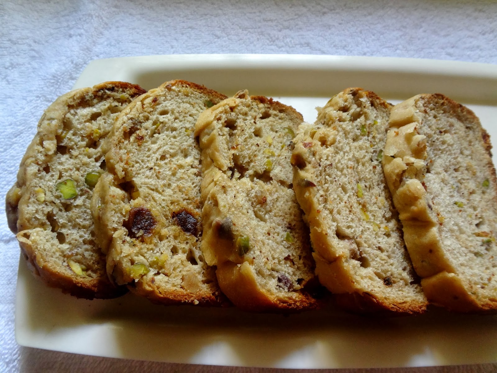 Whole wheat Fruit and nut bread