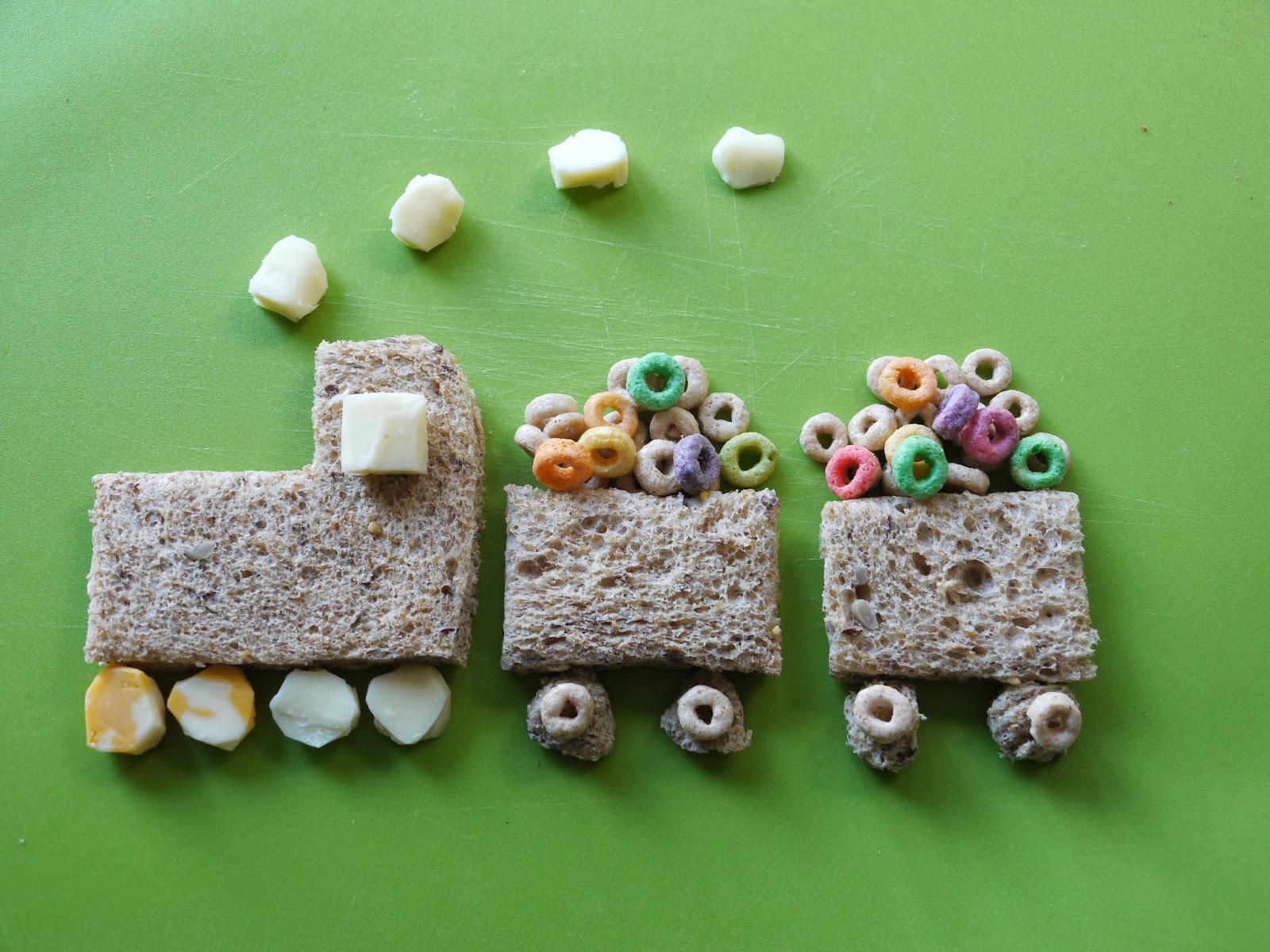 Miss Wong's Kitchen Train Set Sandwich (busy mom's Recipe)