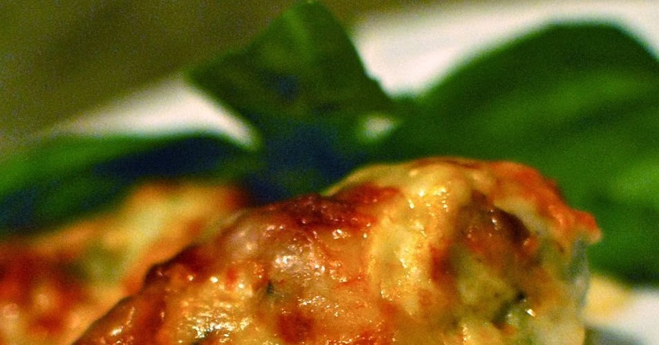 Scrumpdillyicious Spinach & Ricotta Gnudi with Béchamel Sauce