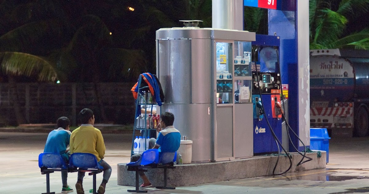 Tofu Photography Waiting at the gas station