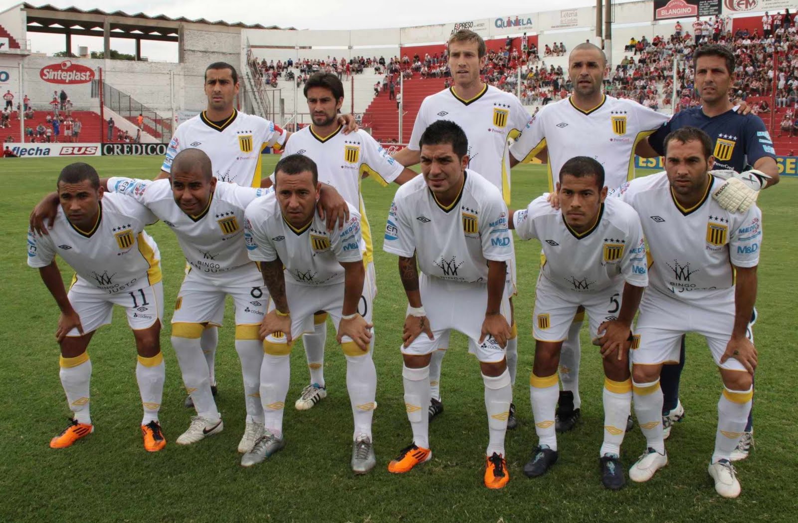 FANATICOS DE LA REDONDA SIGUEN EN EL FONDO