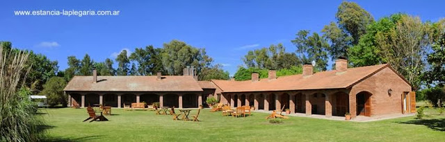 Establecimiento La Plegaría en los campos que pertenecieron a Juan Manuel de Rosas Casco de estancia La Plegaría a 130 km de la Ciudad de Buenos Aires