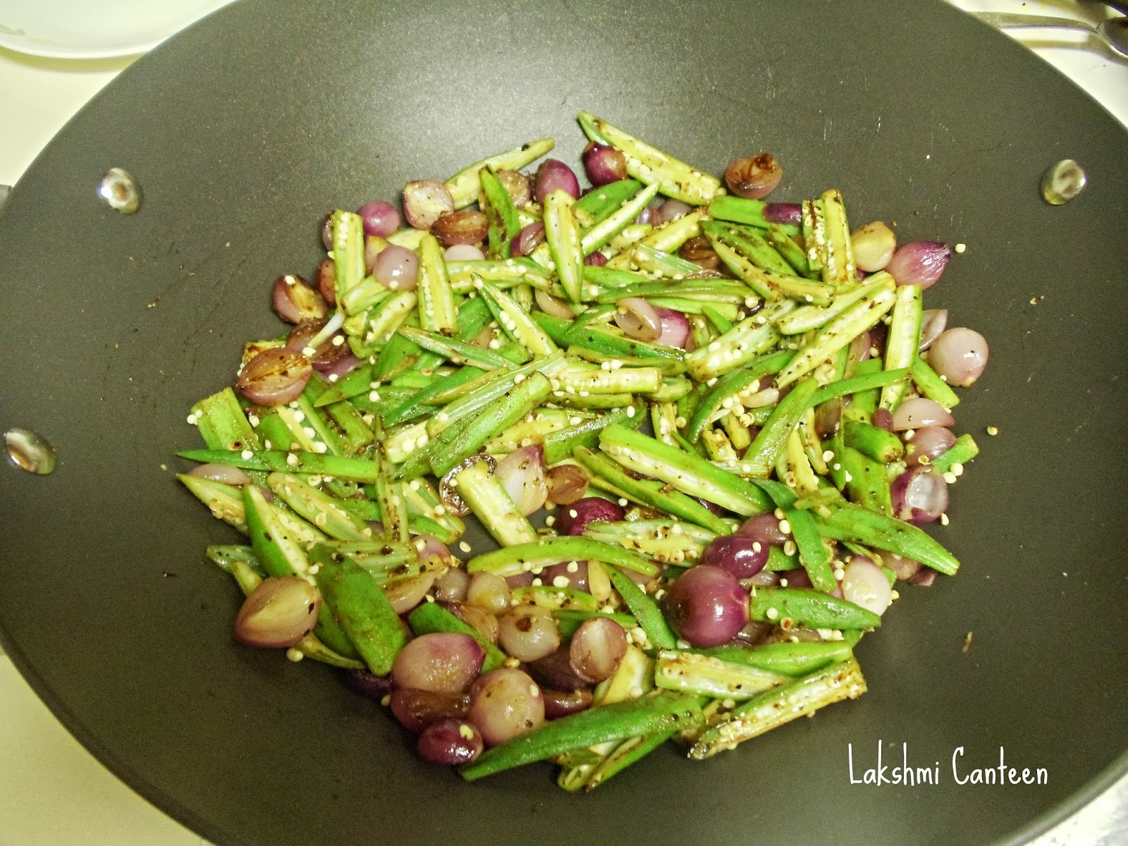 Lakshmi Canteen Bhindi Pepper Fry ( Okra Peppercorn Fry)