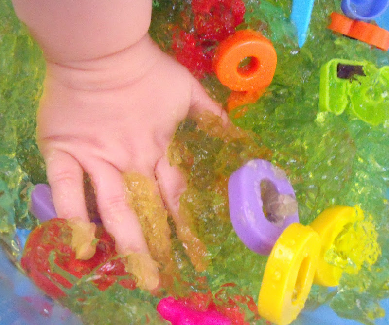 make, do & friend 40 Ways to do Sensory Play
