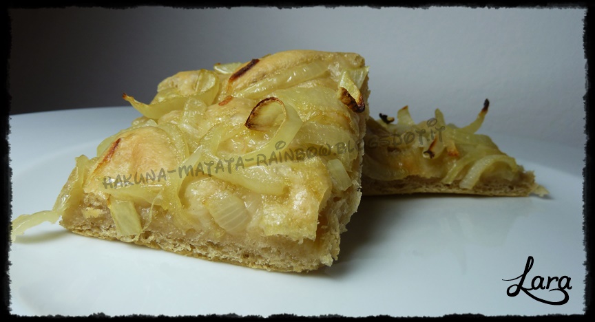 http://hakuna-matata-rainbow.blogspot.it/2014/07/focaccia-con-cipolle.html