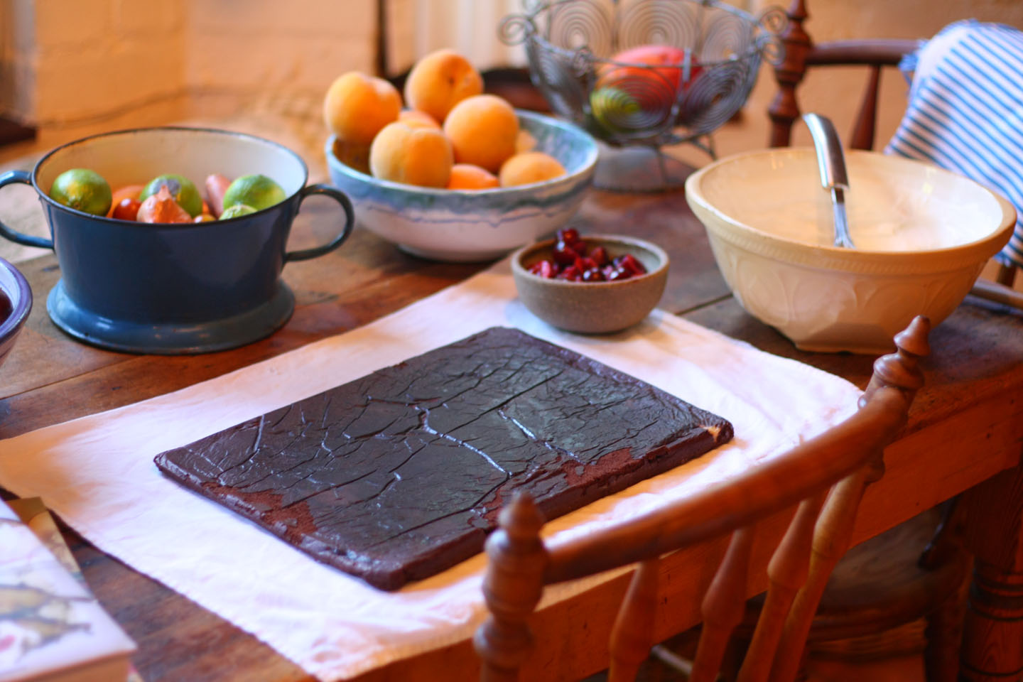 http://2.bp.blogspot.com/-oLNX_wc9nHw/TxFnZHIzWpI/AAAAAAAAqMs/fdfmtMFGtxQ/s1600/chocolate+rolll+parchment.jpg