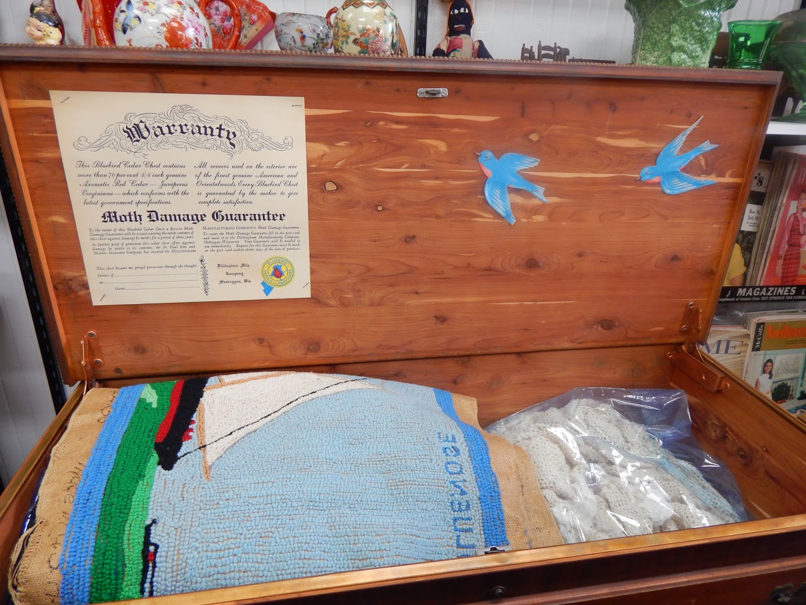 13909 Antiques Vintage Deluxe Mahogany Cedar Hope Chest by Bluebird