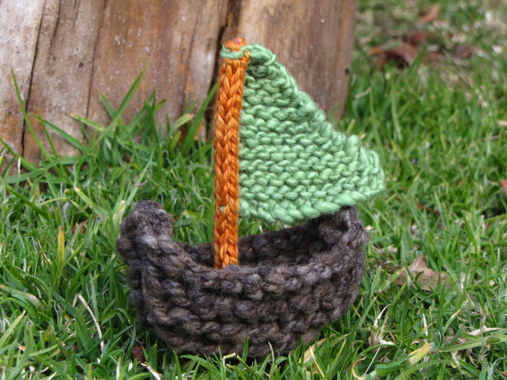 Boat Knitting Pattern, Tutorial Natural Suburbia