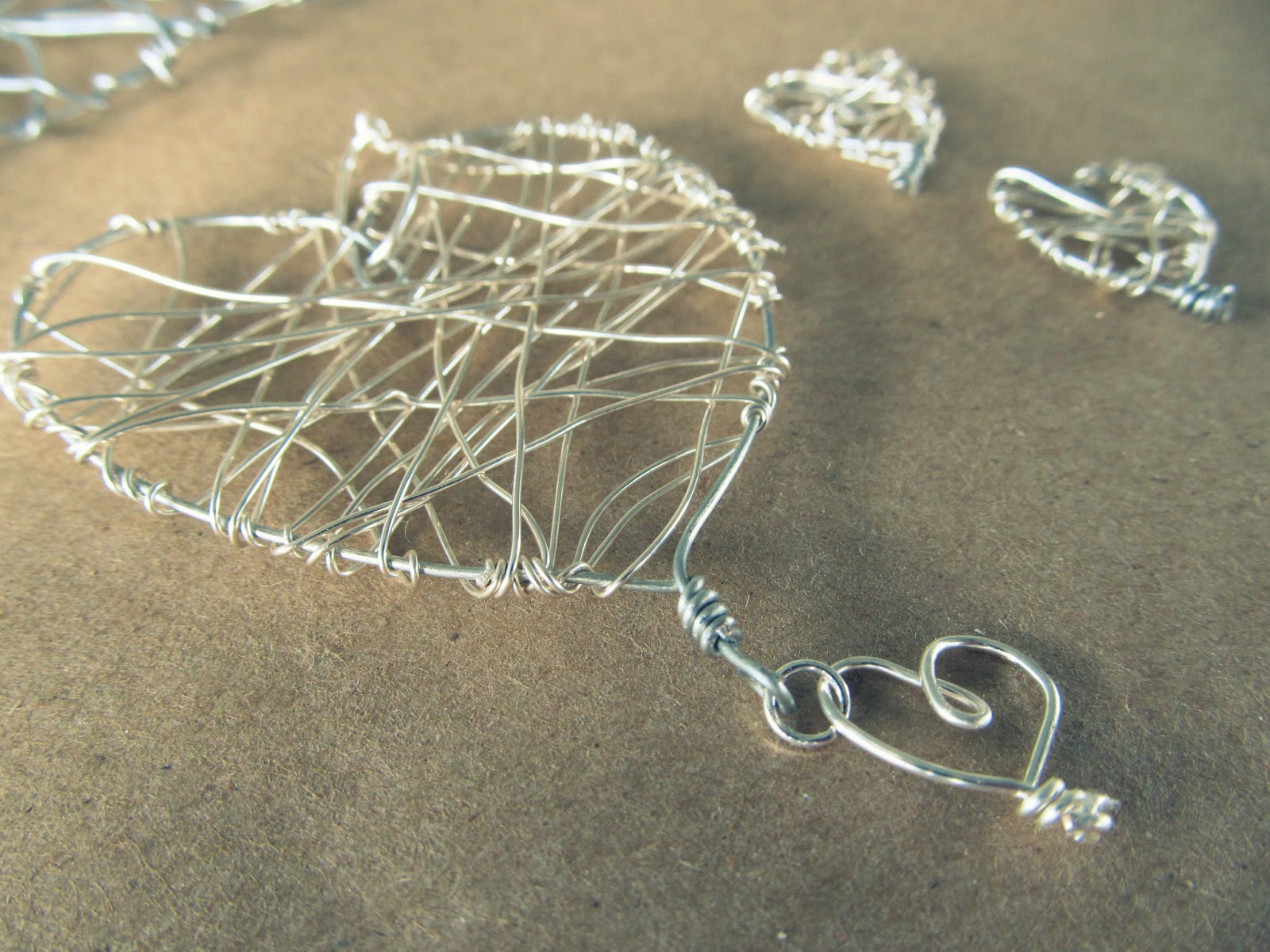 WobiSobi Wrapped Wire Hearts, DIY.