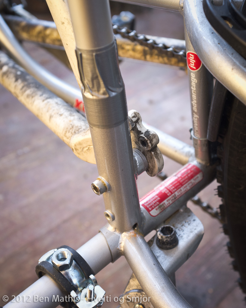 Hveiti og Smjör Bonus Fiberglass Bicycle Box Construction