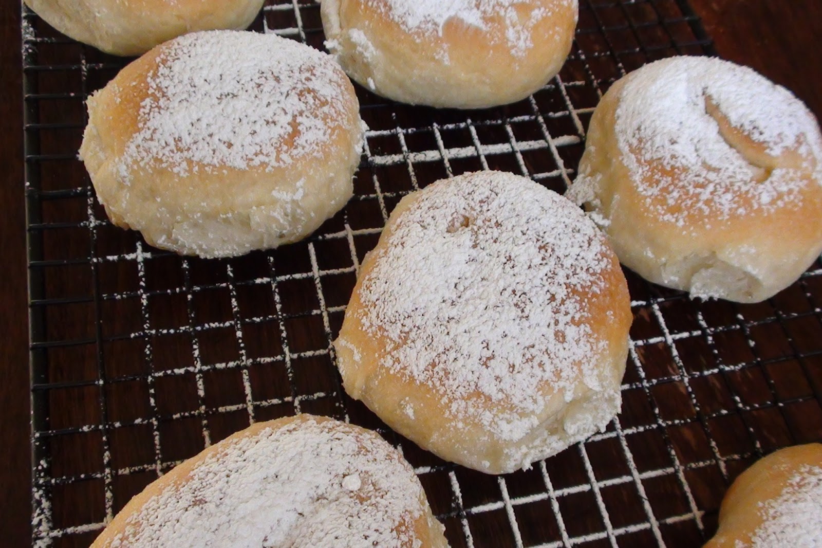 zsuzsa is in the kitchen BAKED JAM DONUTS LEKVÁROS FÁNK SÜTŐBEN SÜTVE