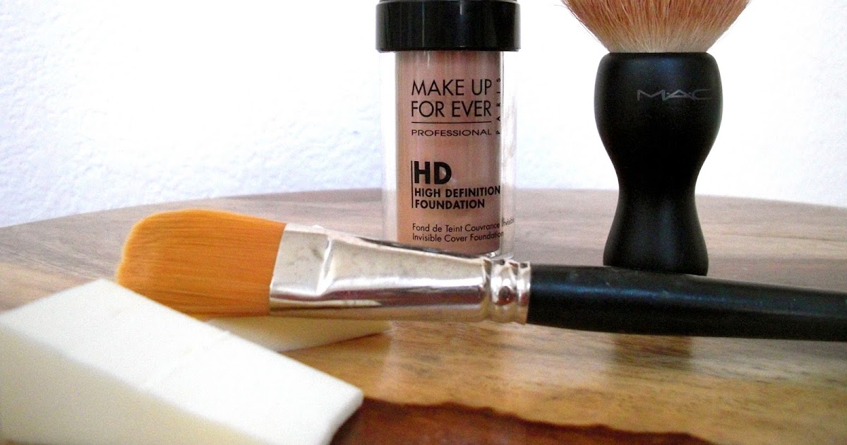 Mary On The Rocks Foundation Fingers, Sponge or Brush?