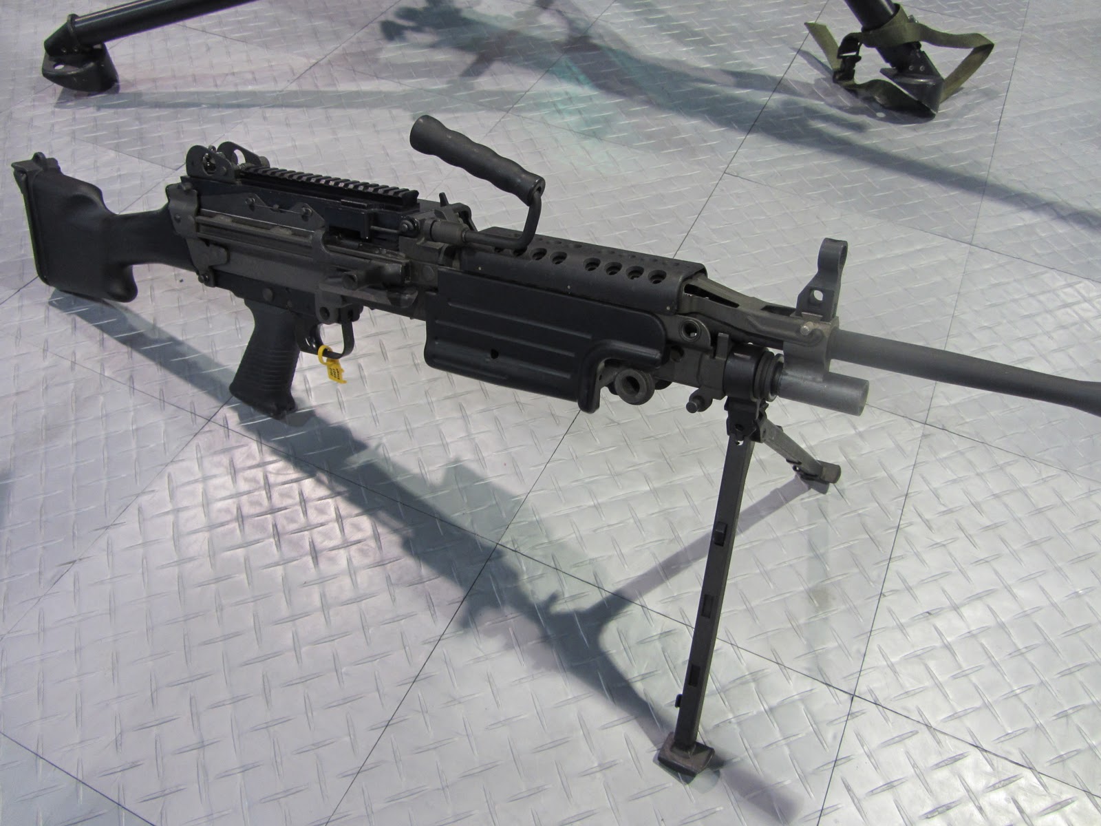 2012 SHOT Show: M249 SAW, M240B, M2HB QCB 