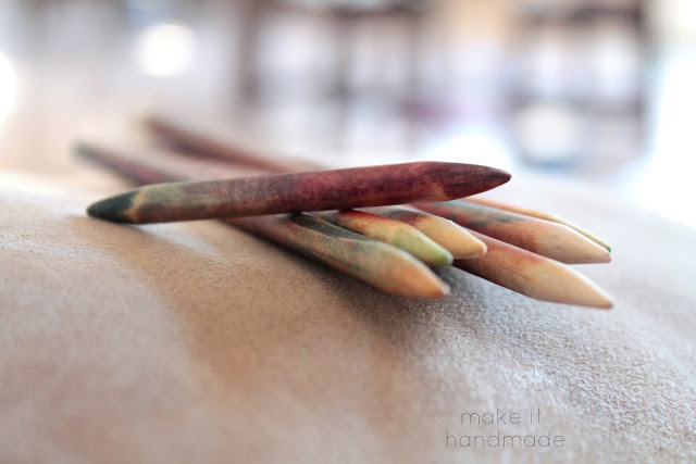 A tutorial on DIY colored knitting needles; inspired by KnitPick's Harmony Needles. This is a great craft to do with the kids for Mother's Day, Grandparents Day, or any day!