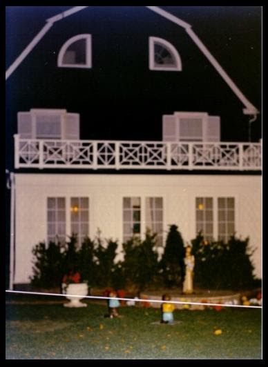 Amityville America And Classic Hauntings: Amityville - Exterior Photos 1974
