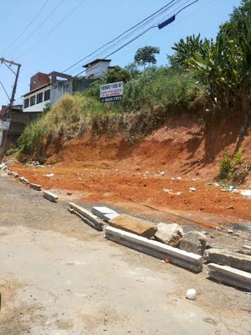Mais uma vez retirado o lixo e entulho da Rua Maragogipe Mais uma vez retirado o lixo e entulho da Rua Maragogipe