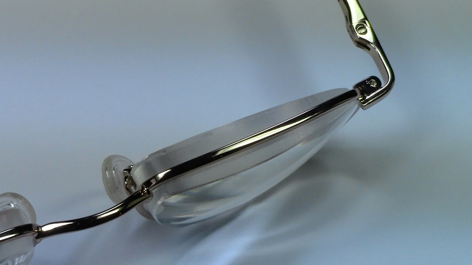 held magnifying glass for macular degeneration low vision eyeglasses lowvisioneyeglasses com prismatic held magnifying glass for macular degeneration low vision eyeglasses lowvisioneyeglasses com prismatic
