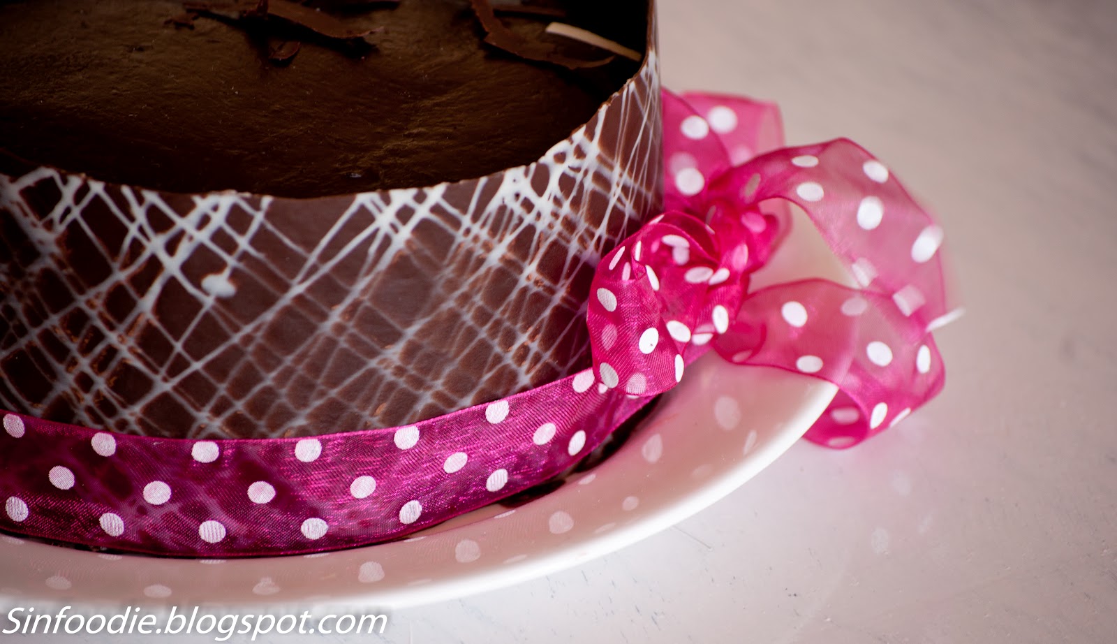 chocolate collar