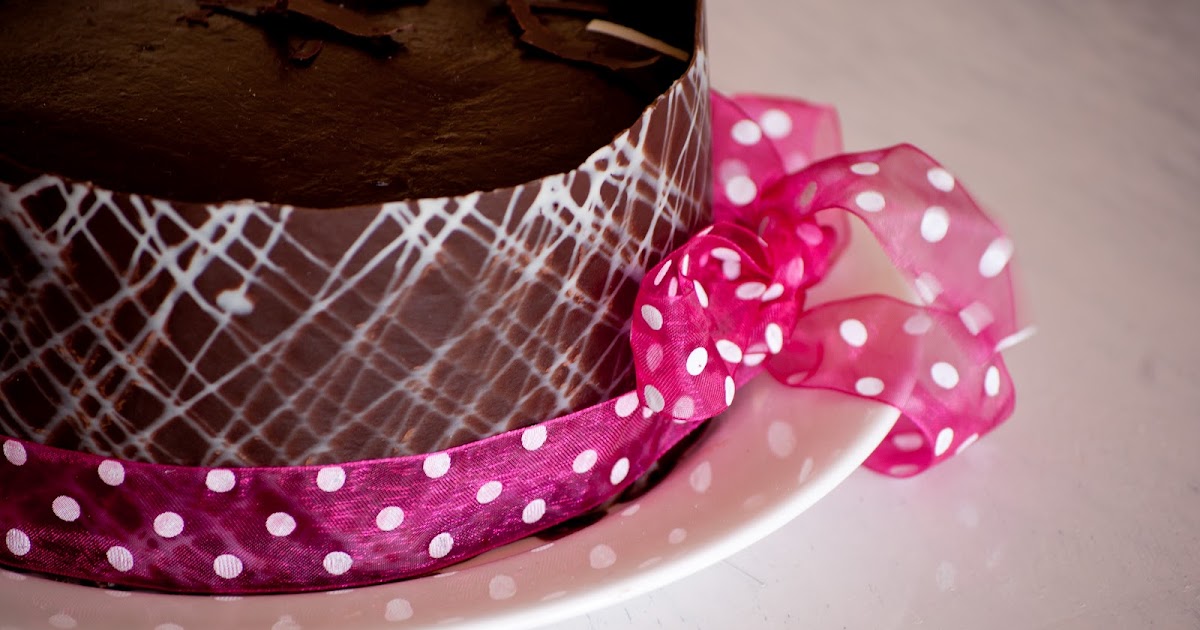 Chocolate Cake With Chocolate Collar