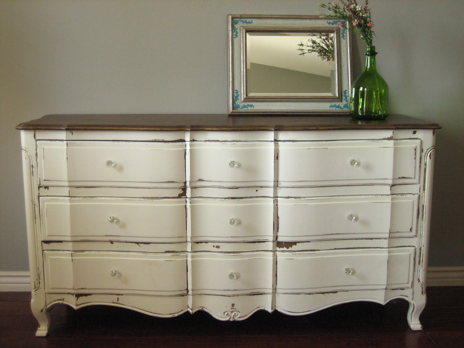 European Paint Finishes Creamy White Dressers