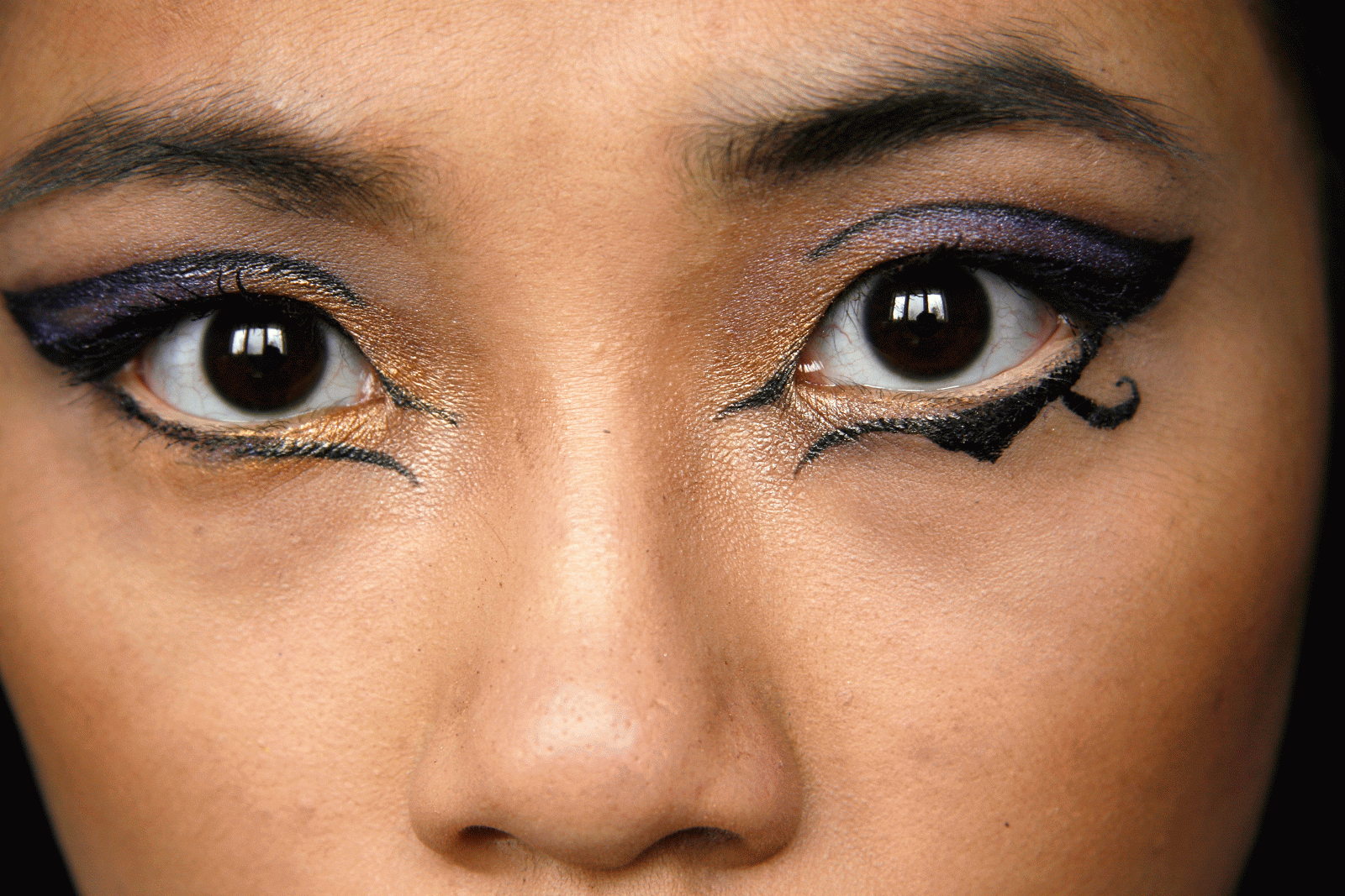 fun size beauty Katy Perry Dark Horse Makeup Look