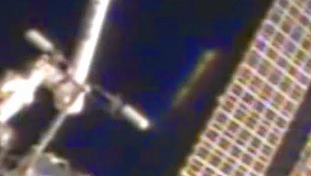ISS Milik NASA Berhasil Abadikan Penampakan UFO ISS Milik NASA Berhasil Abadikan Penampakan UFO