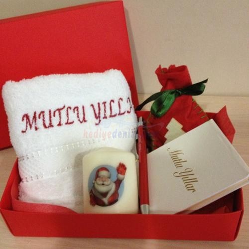 Banuca bi̇rşeyler: "yılbaşı özel" hediye kesecikleri... Kişiye Özel Hediye Sepetleri: Aralık 2012