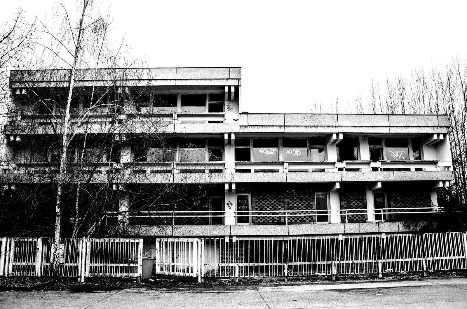 Rotten Ruins Berlin Urbex Ehemalige Irakische Botschaft Der Ddr In Berlin