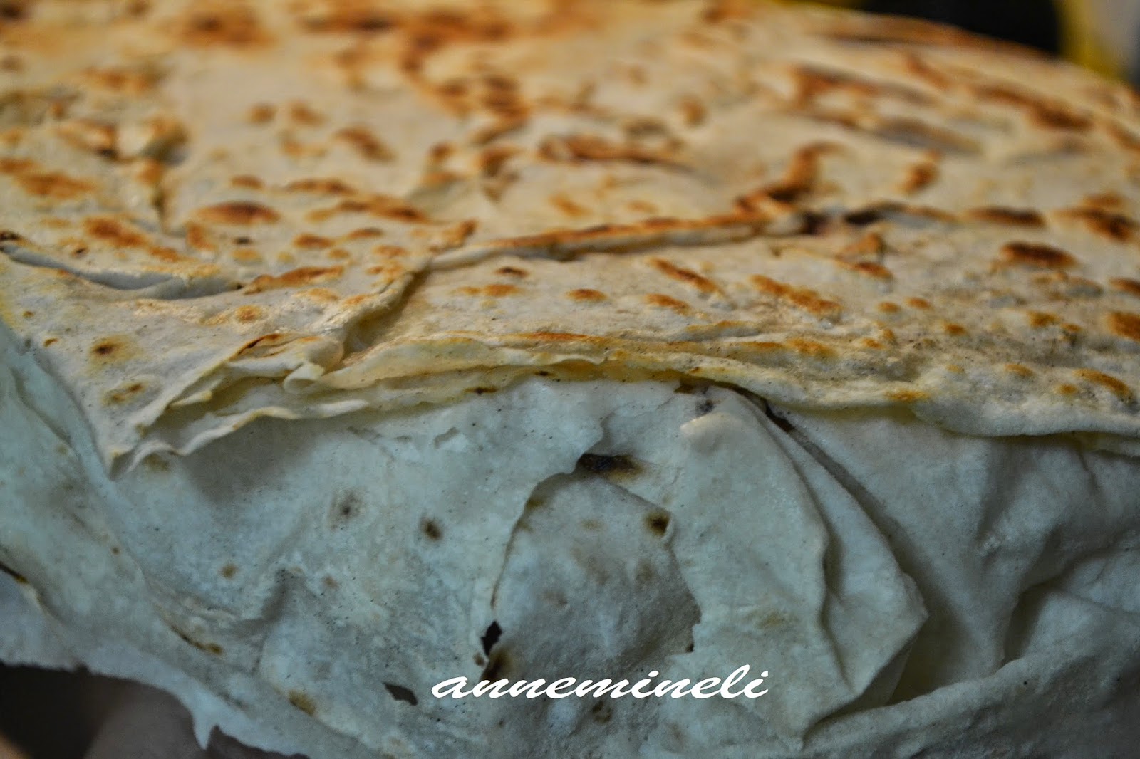 ANNEMİNELİ SAHURDA KURU YUFKADAN HEMEN YAPILACAK TAVA BÖREĞİ YAPILIŞI