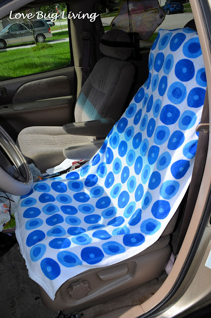 car+seat+cover 30+ Things to Make with a Beach Towel Now that the 4th of July is over stores are going to start clearing out the Summer items to make room for Back to School-- can you believe it?!  Anyway, that works out PERFECTLY for us because beach towels will hit the clearance shelves with plenty of time to make these adorable things with them and still have time to use them while the weather is warm!  Are you ready to see all the things you can make with a beach towel?!