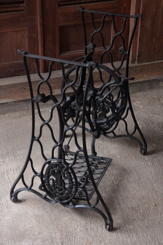 Barang Tempo Doeloe Kaki Mesin Jahit Singer Motif Laba Laba 8